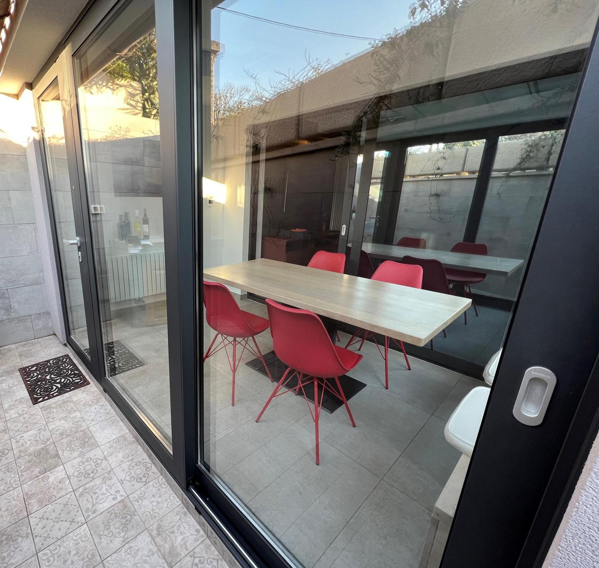 פרמנטורה Alison Apartments מראה חיצוני תמונה