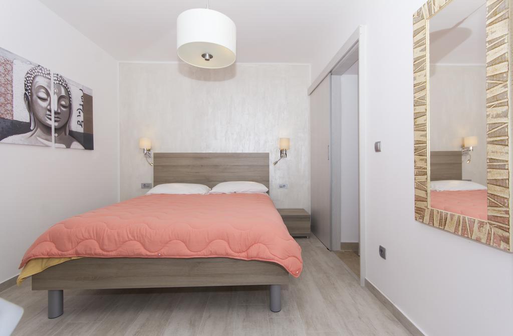 פרמנטורה Alison Apartments מראה חיצוני תמונה