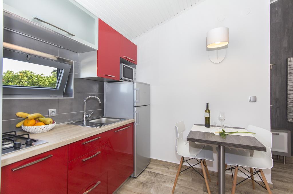 פרמנטורה Alison Apartments מראה חיצוני תמונה