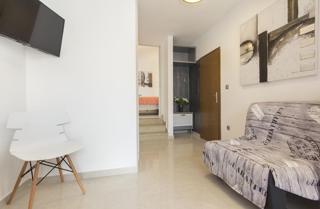 פרמנטורה Alison Apartments מראה חיצוני תמונה