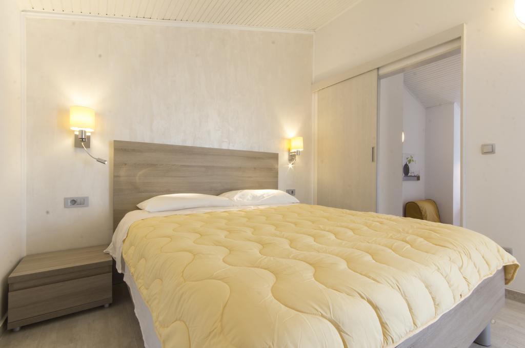 פרמנטורה Alison Apartments מראה חיצוני תמונה
